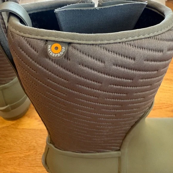 Women's Bogs Winter Boots - Picture 6 of 7